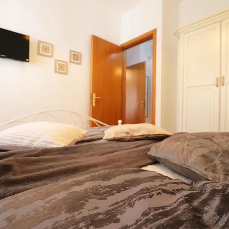 Holiday home Delightful Caterinas House In *